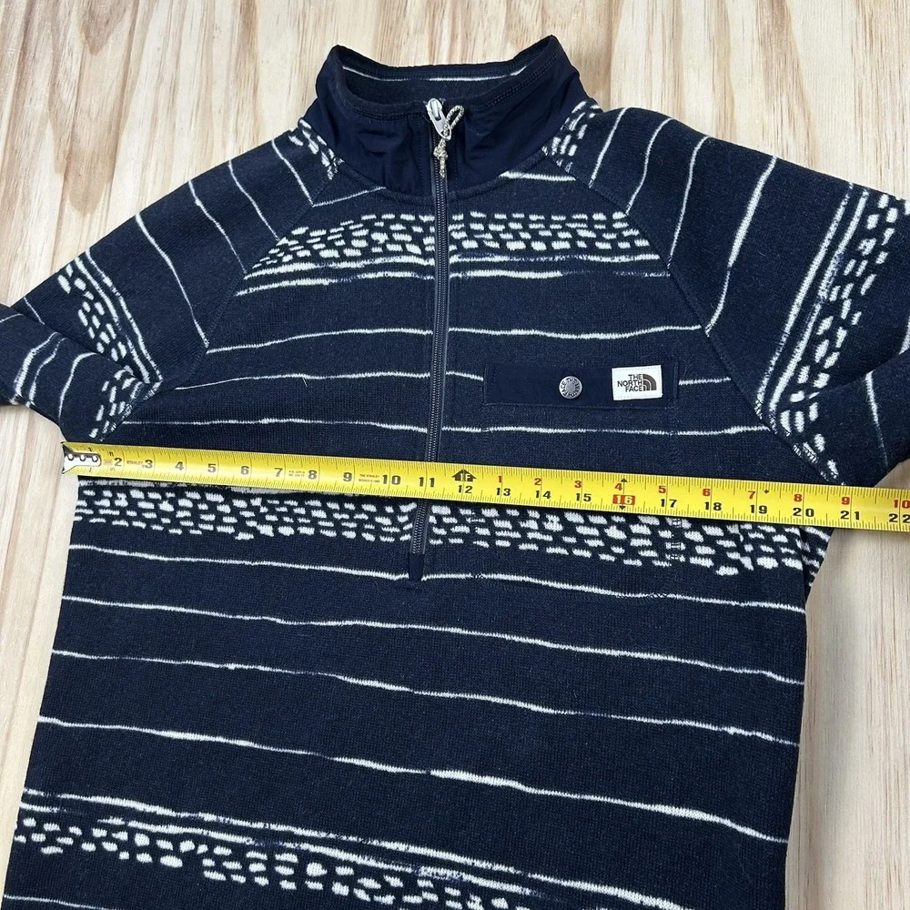 The North Face Men's Small Printed Gordon Lyons 1/4 Zip Fleece Pattern
